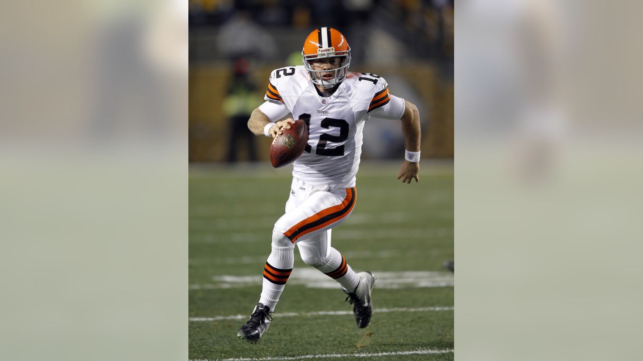 Cleveland Browns running back Peyton Hillis (40) on the sideline during the  fourth quarter of an NFL Football game against the Pittsburgh Steelers  Thursday, Dec. 8, 2011, in Pittsburgh. Pittsburgh won 14-3. (