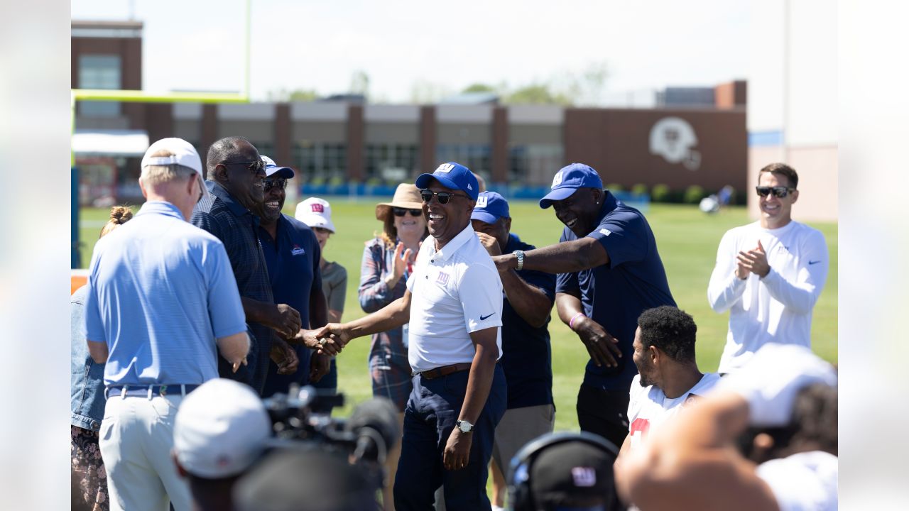 \ud83d\udcf8 Every member in New York Giants Ring of Honor