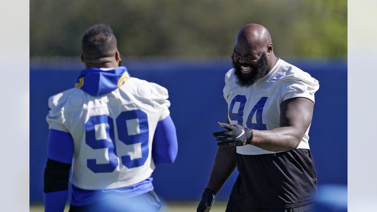 Los Angeles Rams defensive end A'Shawn Robinson uses smelling