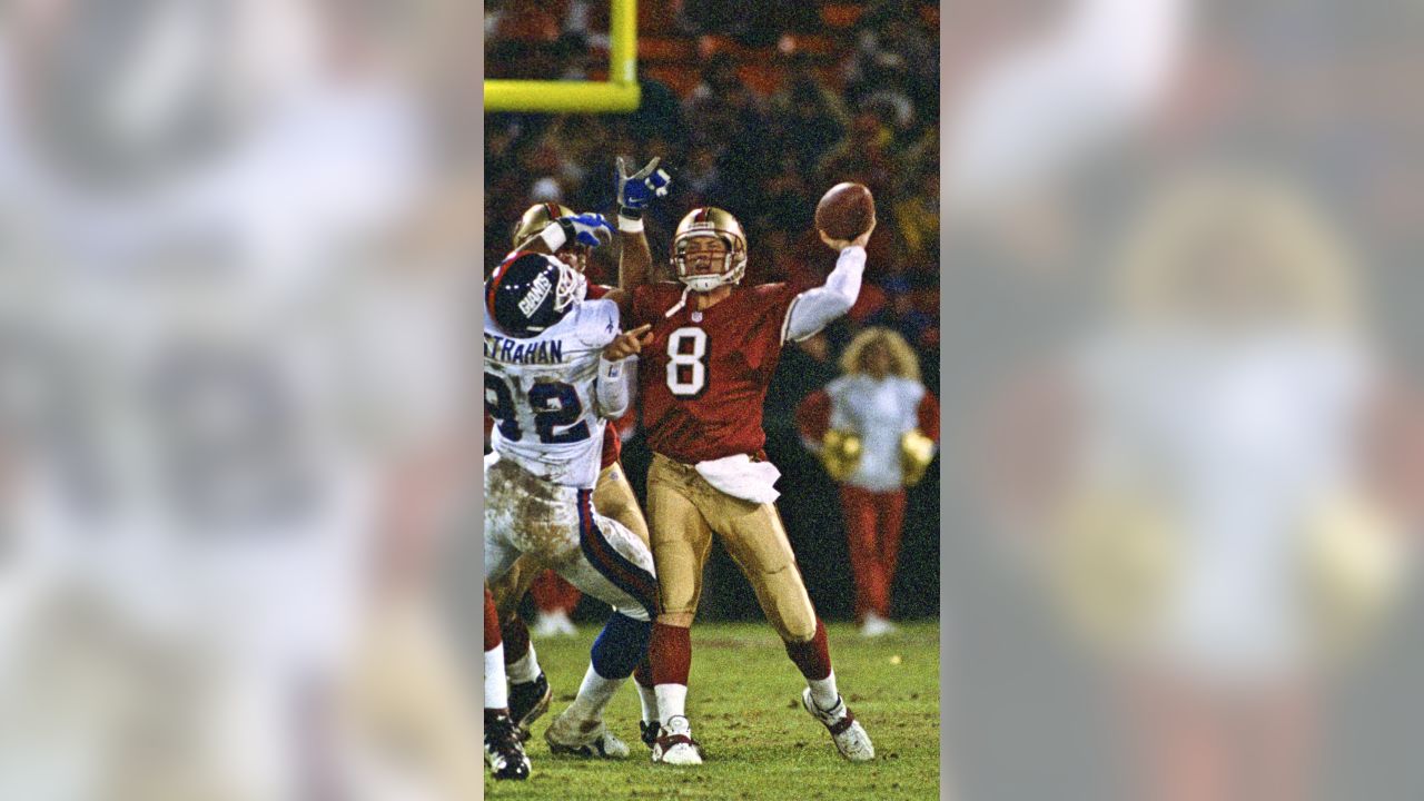 San Francisco, California, USA. 9th Jan, 1993. San Francisco 49ers vs. Washington  Redskins at Candlestick Park Saturday, January 9,1993. 49ers Beat Redskins  20-13. San Francisco 49ers quarterback Steve Young (8) passes to