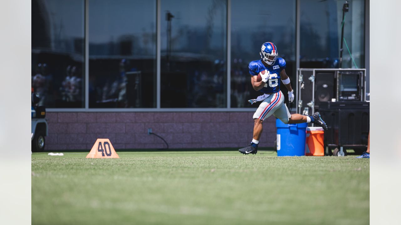 Former UCLA CB Darnay Holmes standing out early in Giants training