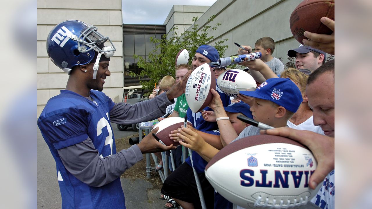 Fan Help seeking this Lawrence Taylor Jersey Worn by OBJ : r/NYGiants