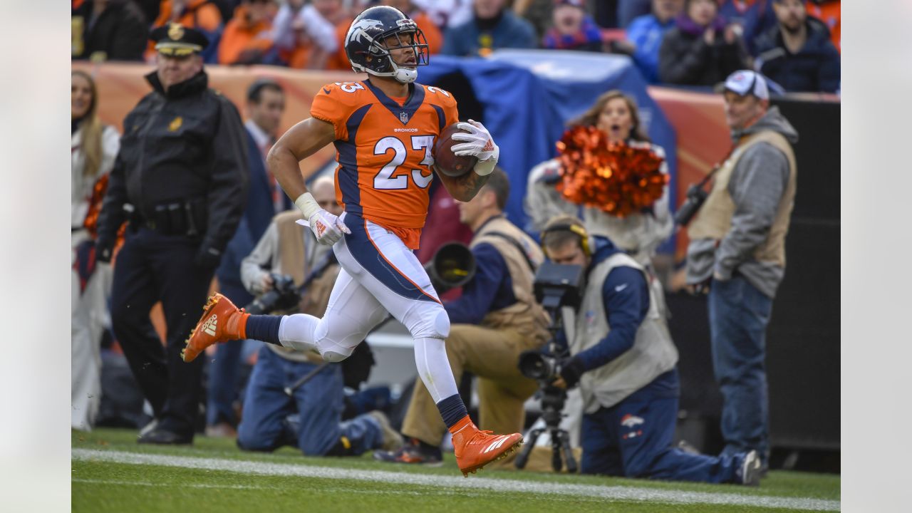 Devontae Booker returns from injury for the RB-needy Broncos 