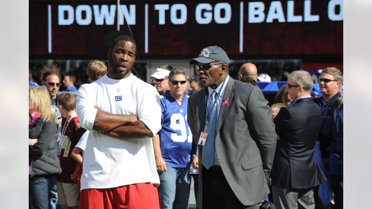 Former SC State and NY Giants Standout Harry Carson Inducted into