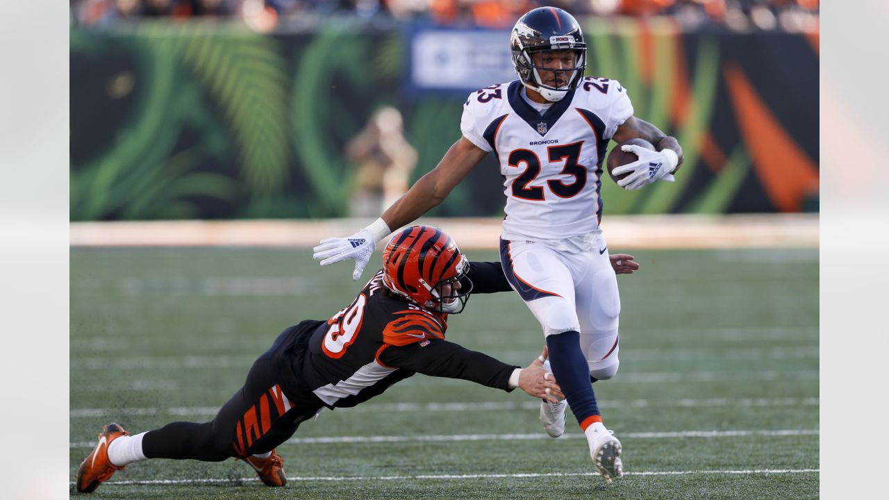 Devontae Booker returns from injury for the RB-needy Broncos 