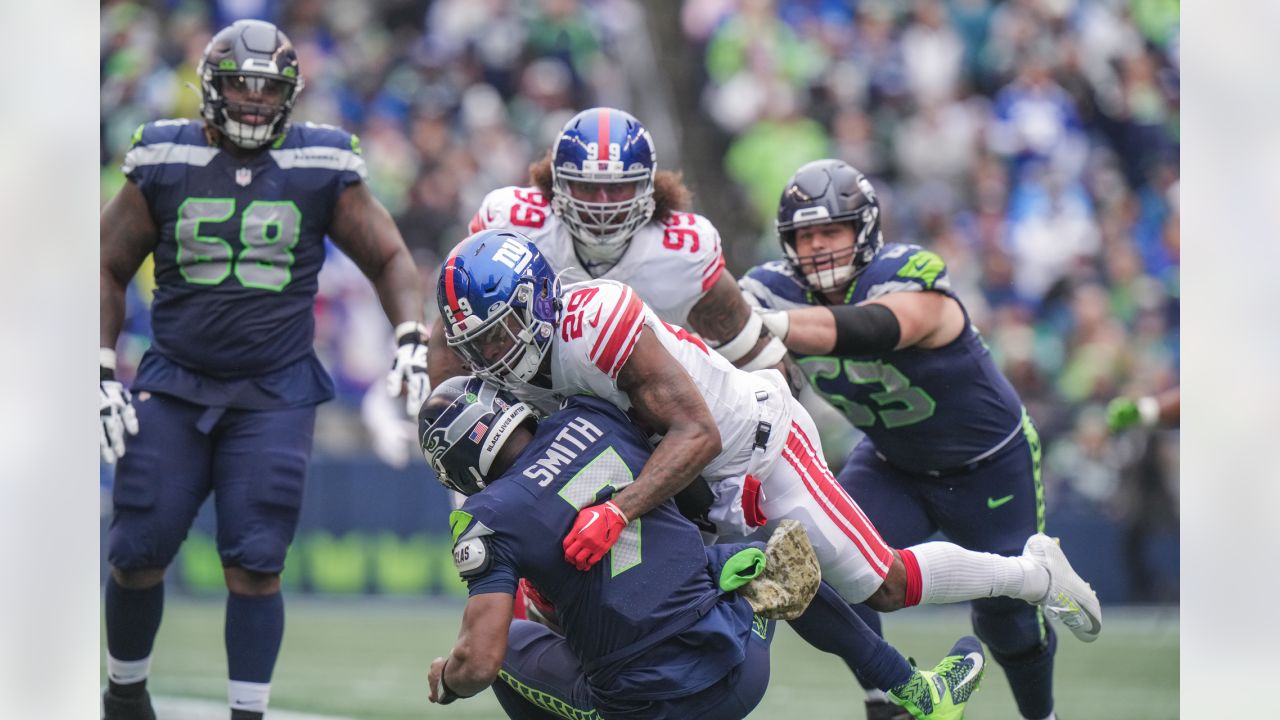 Giants fall to Seahawks, enter bye 6-2