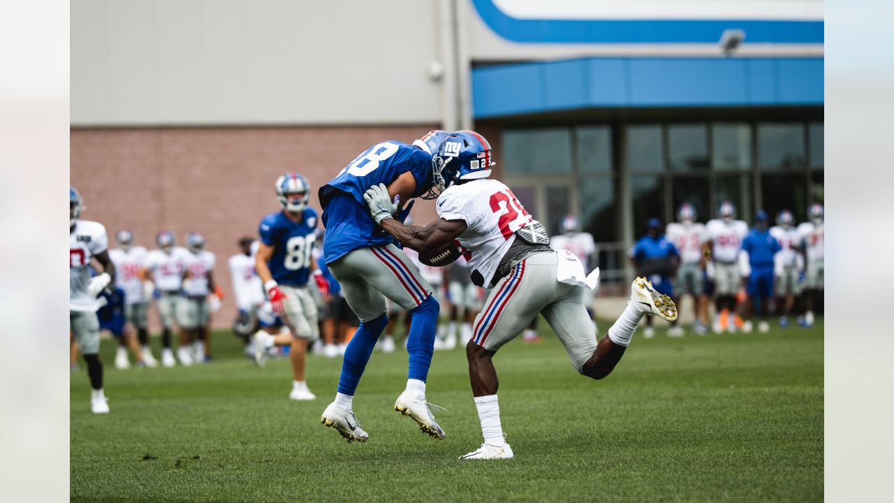 New York Giants video: Joe Judge takes part in muddy fumble drill