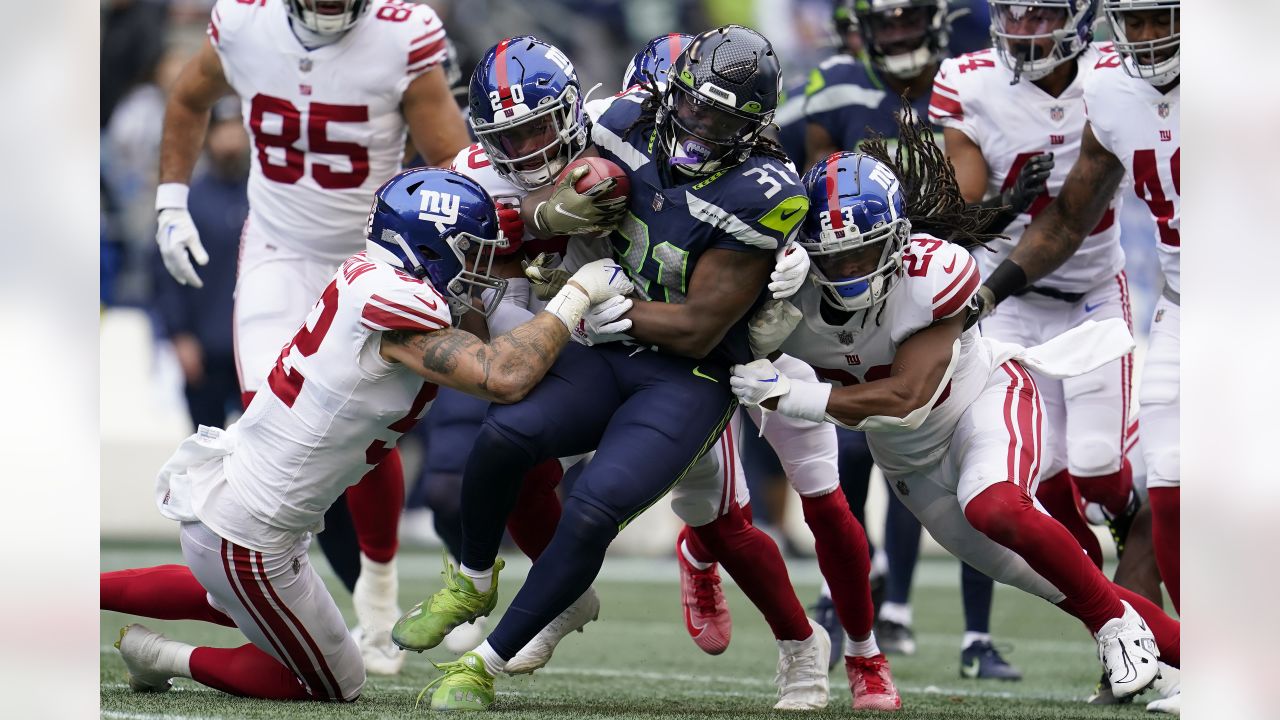 Giants fall to Seahawks, enter bye 6-2