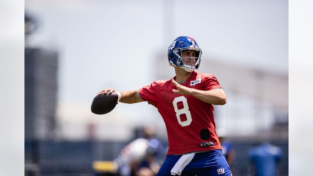 Daniel Jones-Kenny Golladay chemistry building at Giants camp