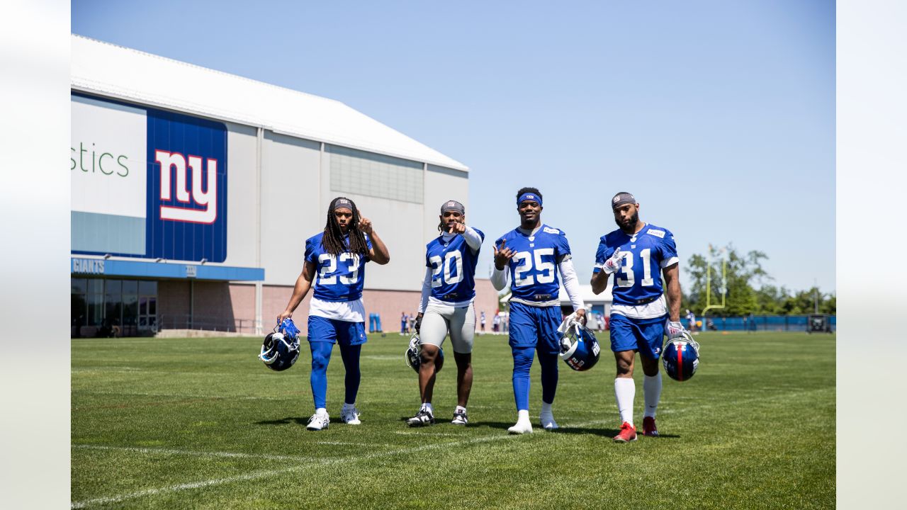 Giants OTAs Check-In: Daniel Jones Slings It, Darren Waller's Strong  Impression, More - Bleacher Nation