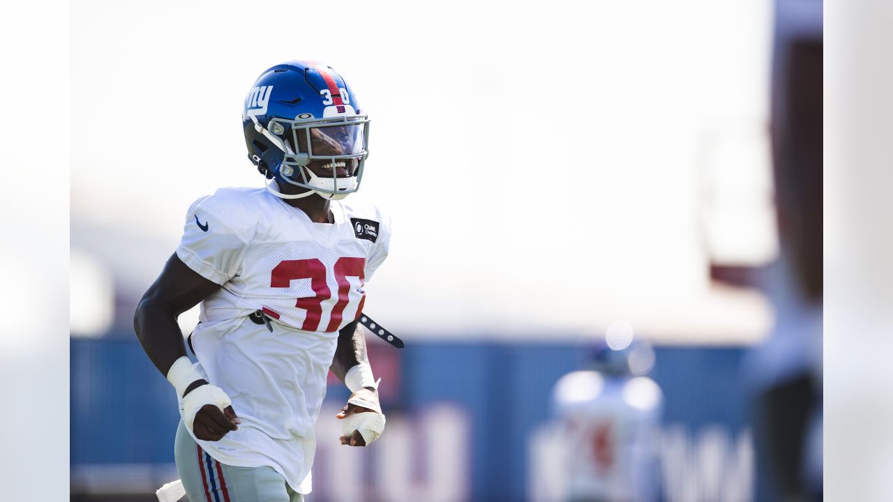 Former UCLA CB Darnay Holmes standing out early in Giants training