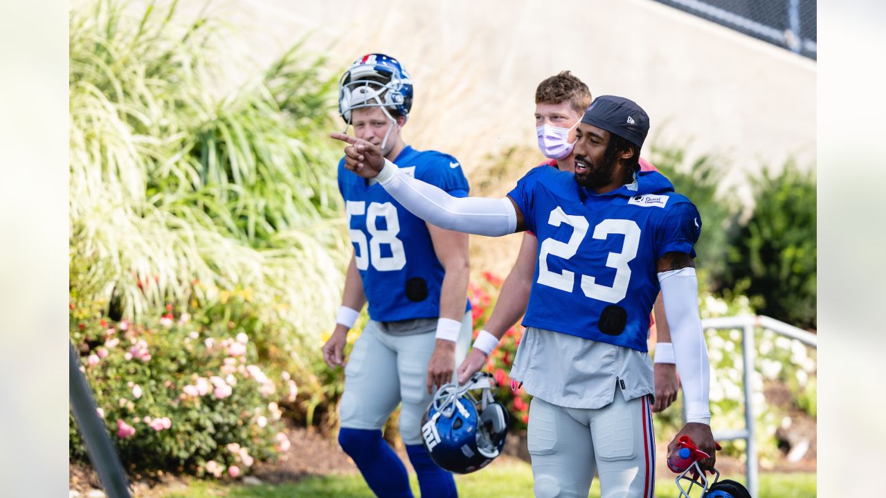 New York Giants running back Sandro Platzgummer makes a catch during a  joint NFL football practice with the New England Patriots, Thursday, Aug.  26, 2021, in Foxborough, Mass. (AP Photo/Steven Senne Stock