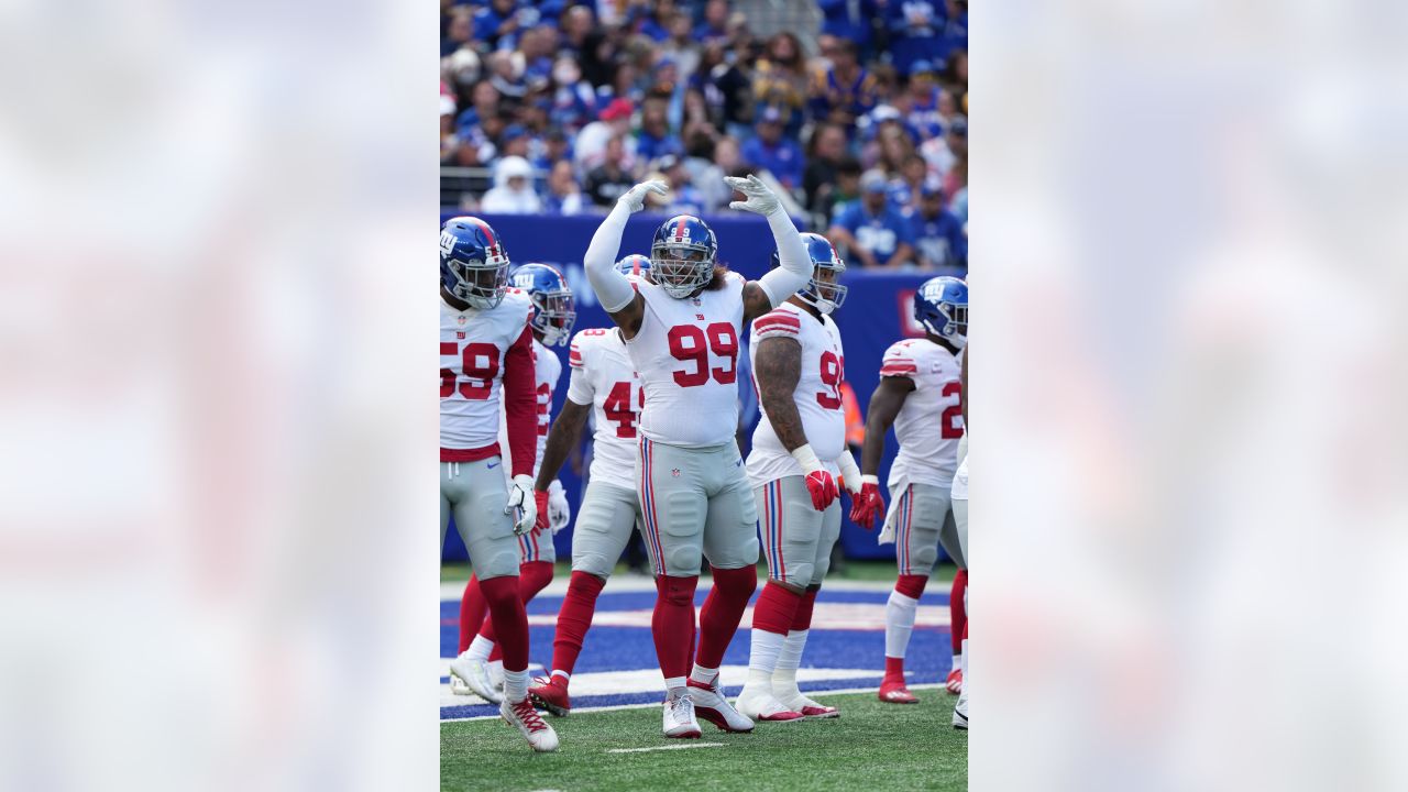 New York Giants defensive end Leonard Williams (99) reacts before