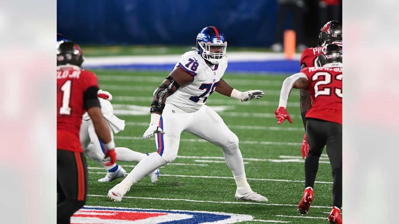 Washington Redskins offensive tackle Kevin Bowen (72) reacts to a play  during the second half of an NFL football game against the New York Giants  in Landover, Md., Thursday, Nov. 23, 2017. (