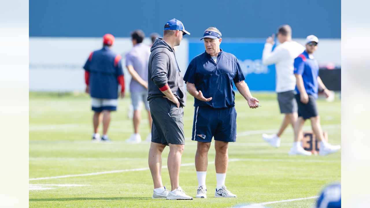 New York Giants running back Sandro Platzgummer makes a catch during a  joint NFL football practice with the New England Patriots, Thursday, Aug.  26, 2021, in Foxborough, Mass. (AP Photo/Steven Senne Stock