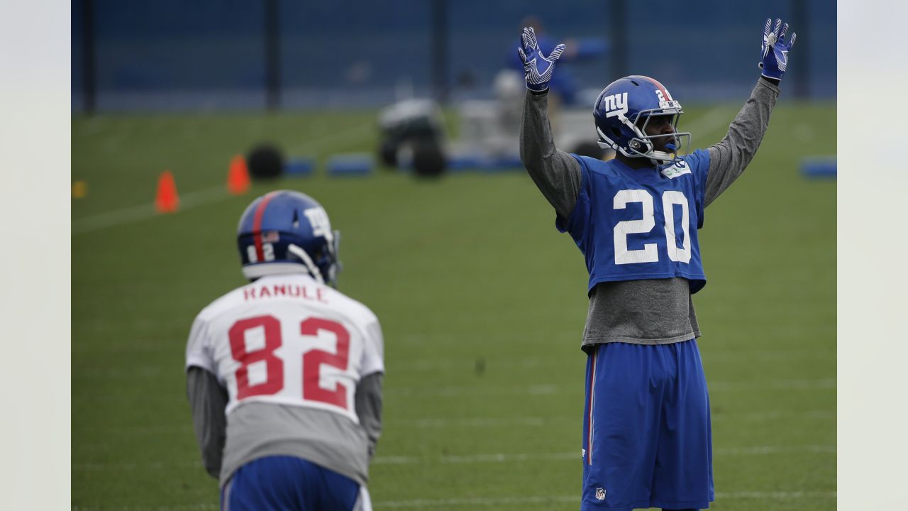 New York Giants cornerback Prince Amukamara (20) gets an