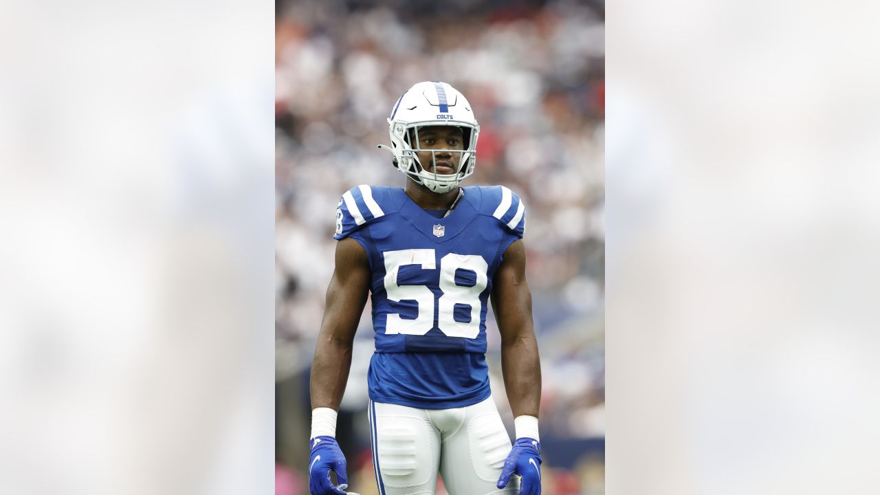 Indianapolis Colts linebacker Bobby Okereke (58) lines up on