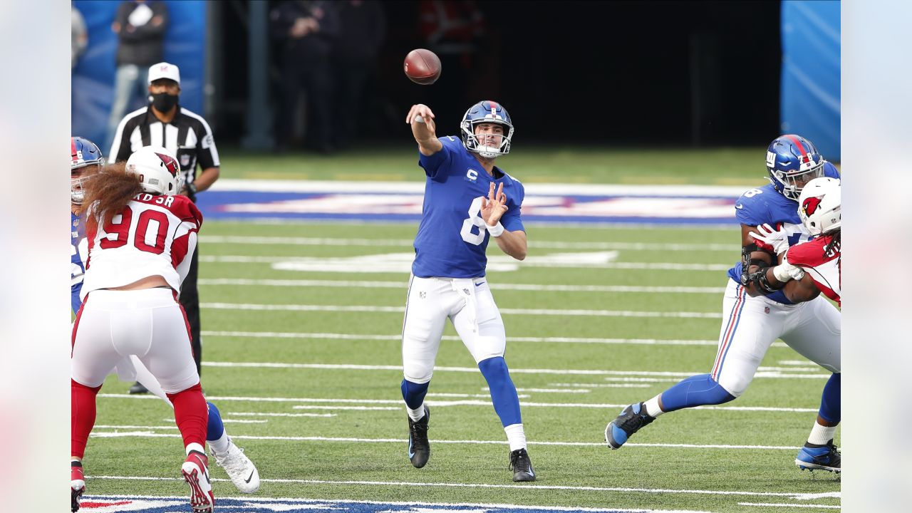 Daniel Jones struggles in the rain against Arizona Cardinals as Giants lose