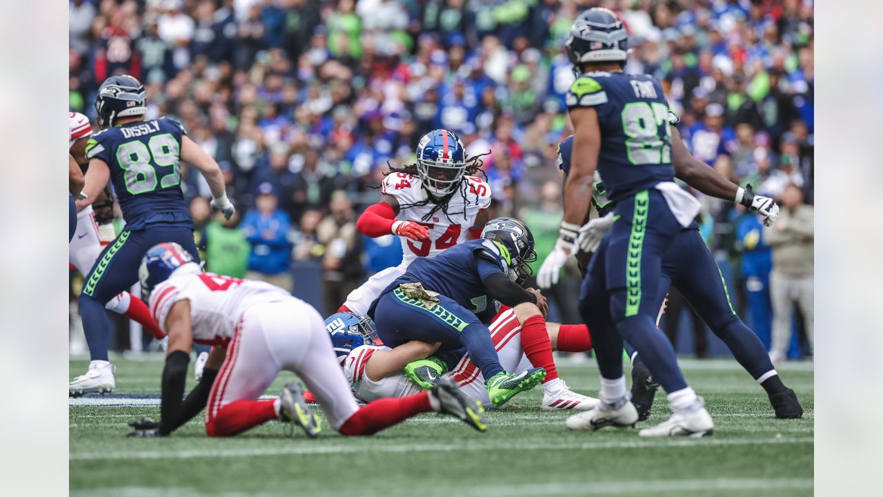 Giants fall to Seahawks, enter bye 6-2