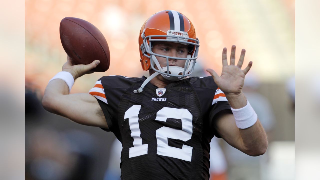 Cleveland Browns guard Eric Steinbach walks off the field after playing  against the Kansas City Chiefs in an NFL football game Sunday, Sept. 19,  2010, in Cleveland. (AP Photo/Tony Dejak Stock Photo 