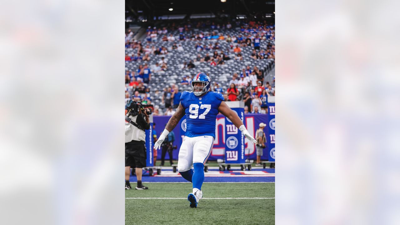 Giants rookie DL Kayvon Thibodeaux suffers knee injury, to undergo tests  Monday