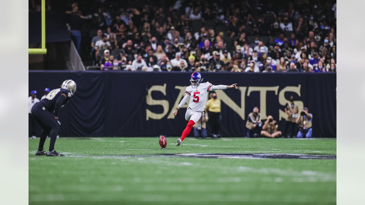 New Orleans Saints on X: #Saints over 200 rushing yards through 3  quarters: Kamara - 14 carries, 85 yds Shaheed - 1 carry, 44 yds, TD Ingram  - 8 carries, 43 yds