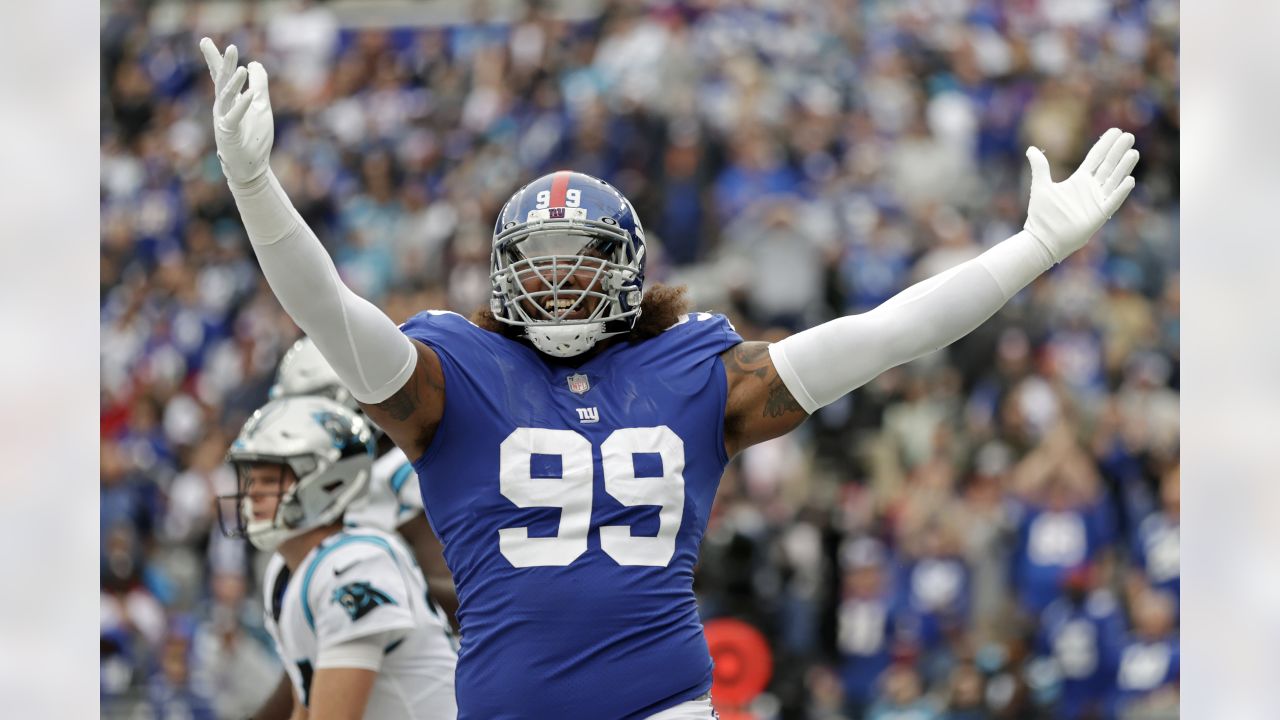 New York Giants defensive end Leonard Williams (99) reacts during