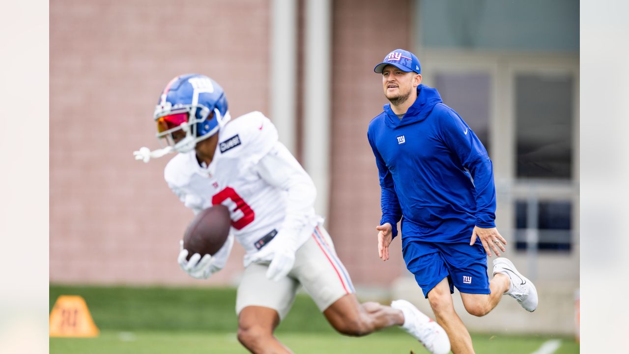 New York Giants Week 2 Inactives: Andrew Thomas, Azeez Ojulari OUT - Sports  Illustrated New York Giants News, Analysis and More