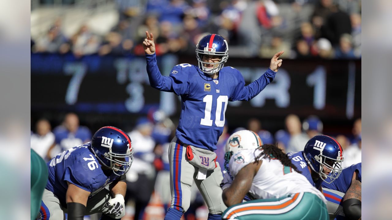 New York Giants beat down the Dolphins with Eli Manning under center