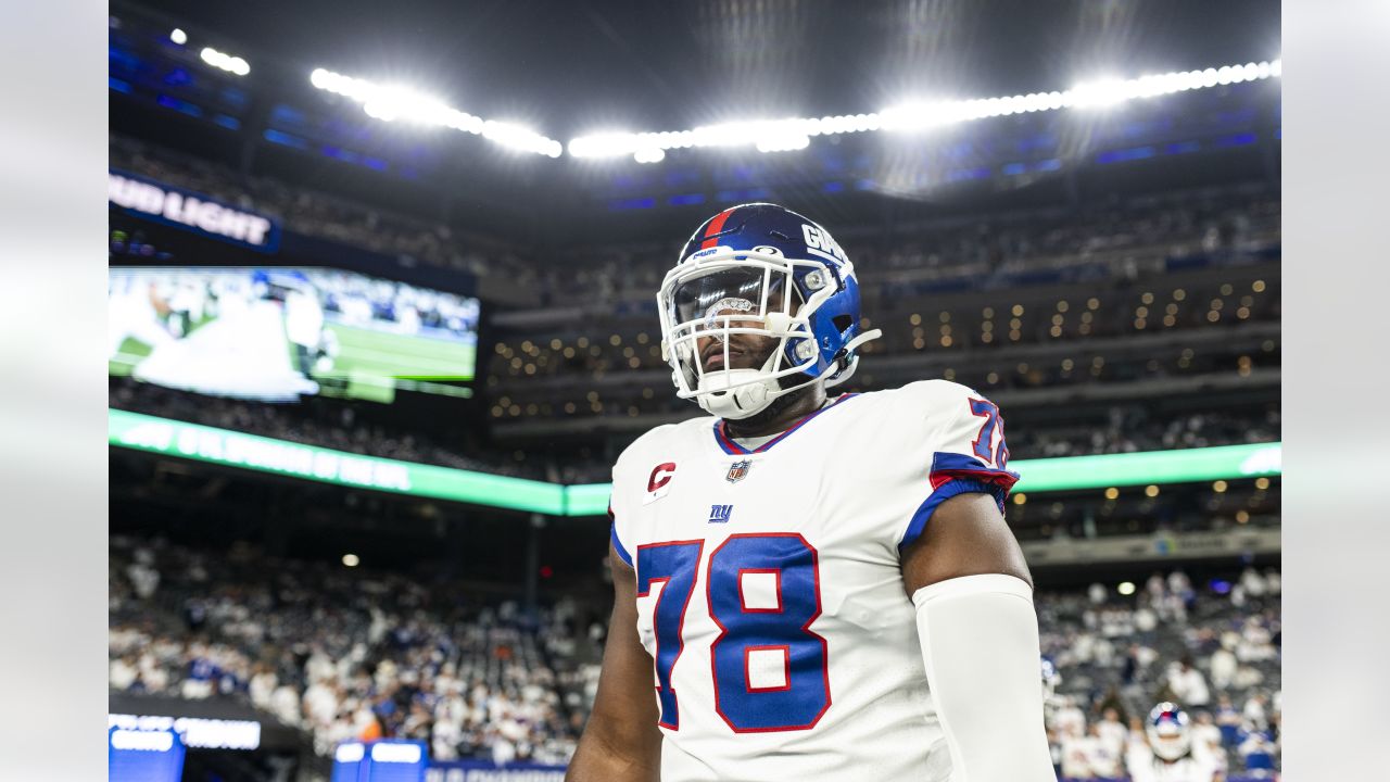 Giants' Evan Neal leaning on All-Pro LT Andrew Thomas, hoping for similar  Year 2 leap