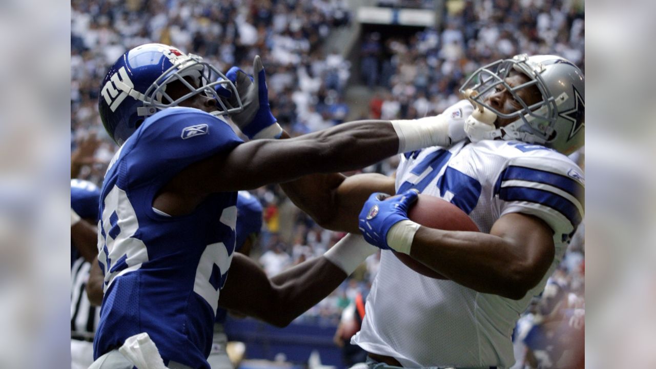 September 30, 2018: Dallas Cowboys running back Ezekiel Elliott #21 during  an NFL football game between the Detroit Lions and the Dallas Cowboys at  AT&T Stadium in Arlington, TX Dallas defeated Detroit