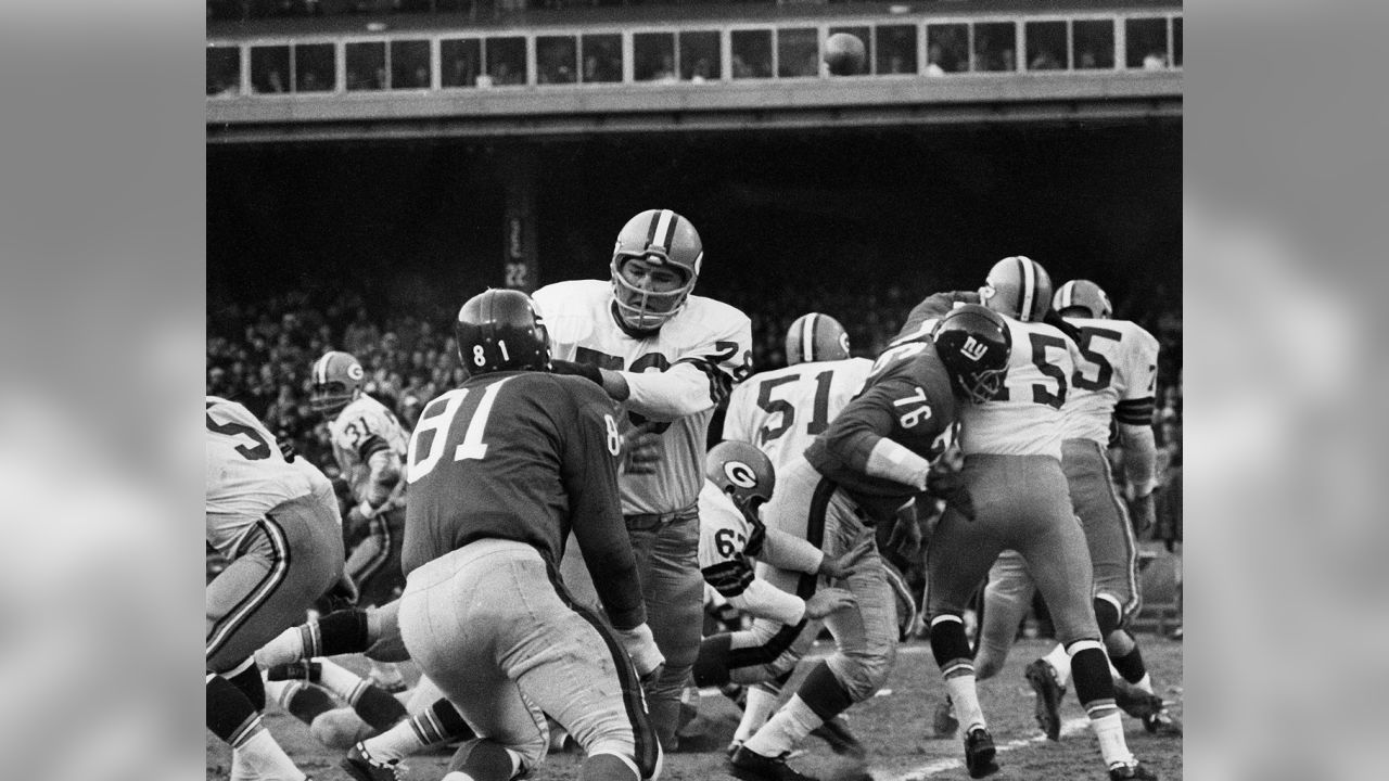 Here is popular Andy Robustelli, who will be seen in action by Giant  News Photo - Getty Images