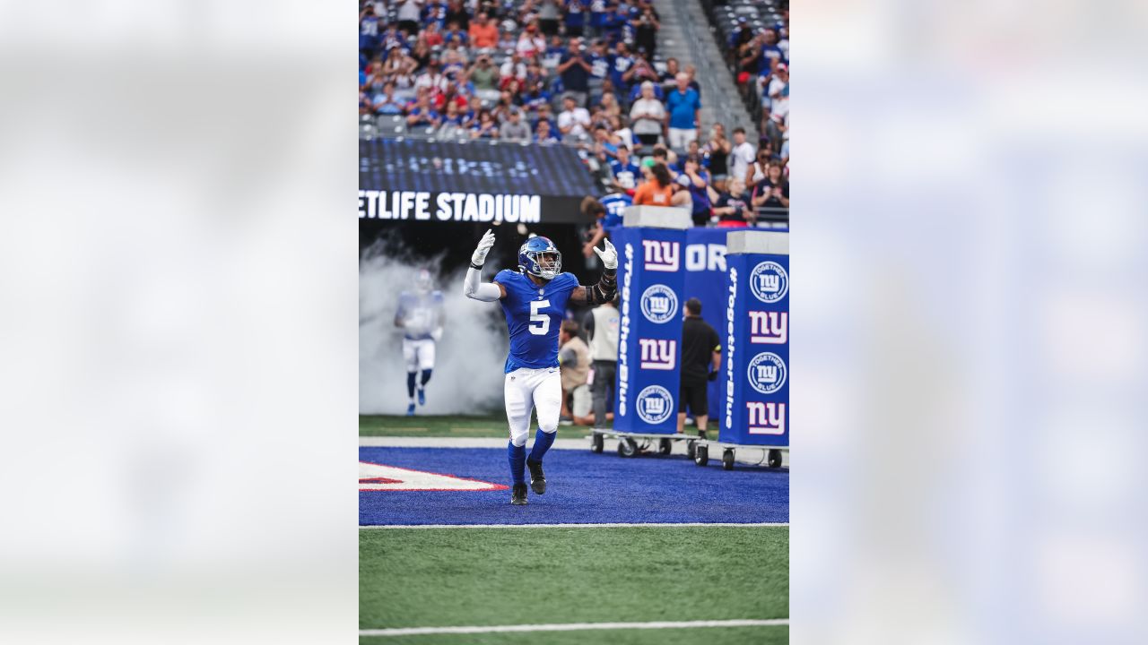 Newly drafted Giants LB Micah McFadden looks up to Blake Martinez