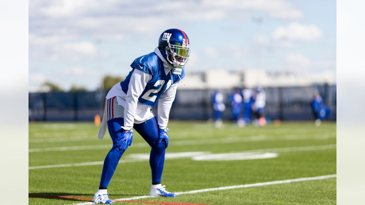 New York Giants cornerback Fabian Moreau (37) defends against the  Washington Commanders during an NFL football game Sunday, Dec. 4, 2022, in  East Rutherford, N.J. (AP Photo/Adam Hunger Stock Photo - Alamy