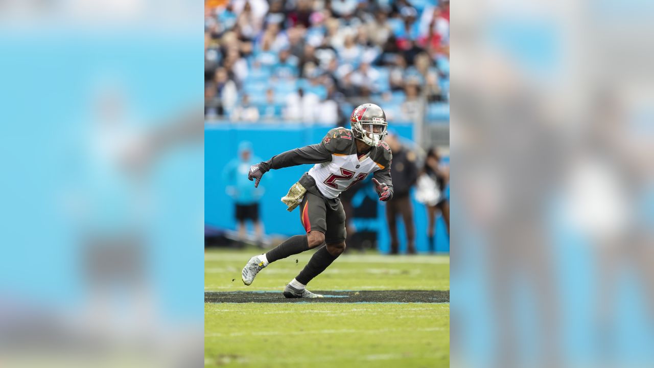 Carolina Panthers defensive tackle Gerald McCoy (93) reacts lines up  against the Tampa Bay Buccaneers during the first half of an NFL football  game in Charlotte, N.C., Thursday, Sept. 12, 2019. (AP