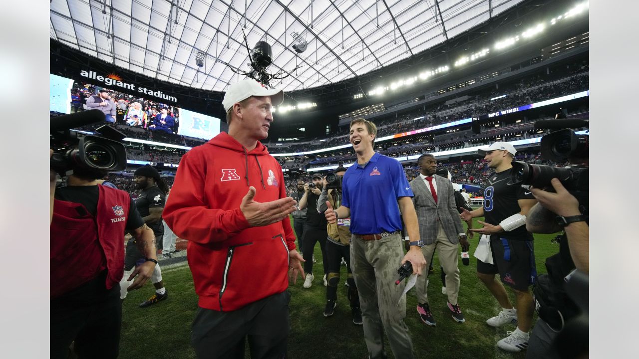 Photos: Flag Football Practice for 2023 Pro Bowl Games