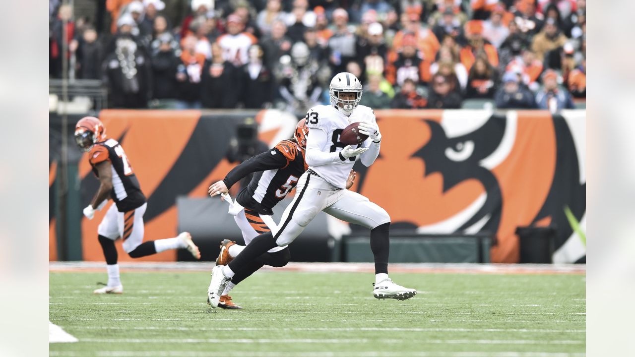 Las Vegas Raiders tight end Darren Waller (83) makes a catch