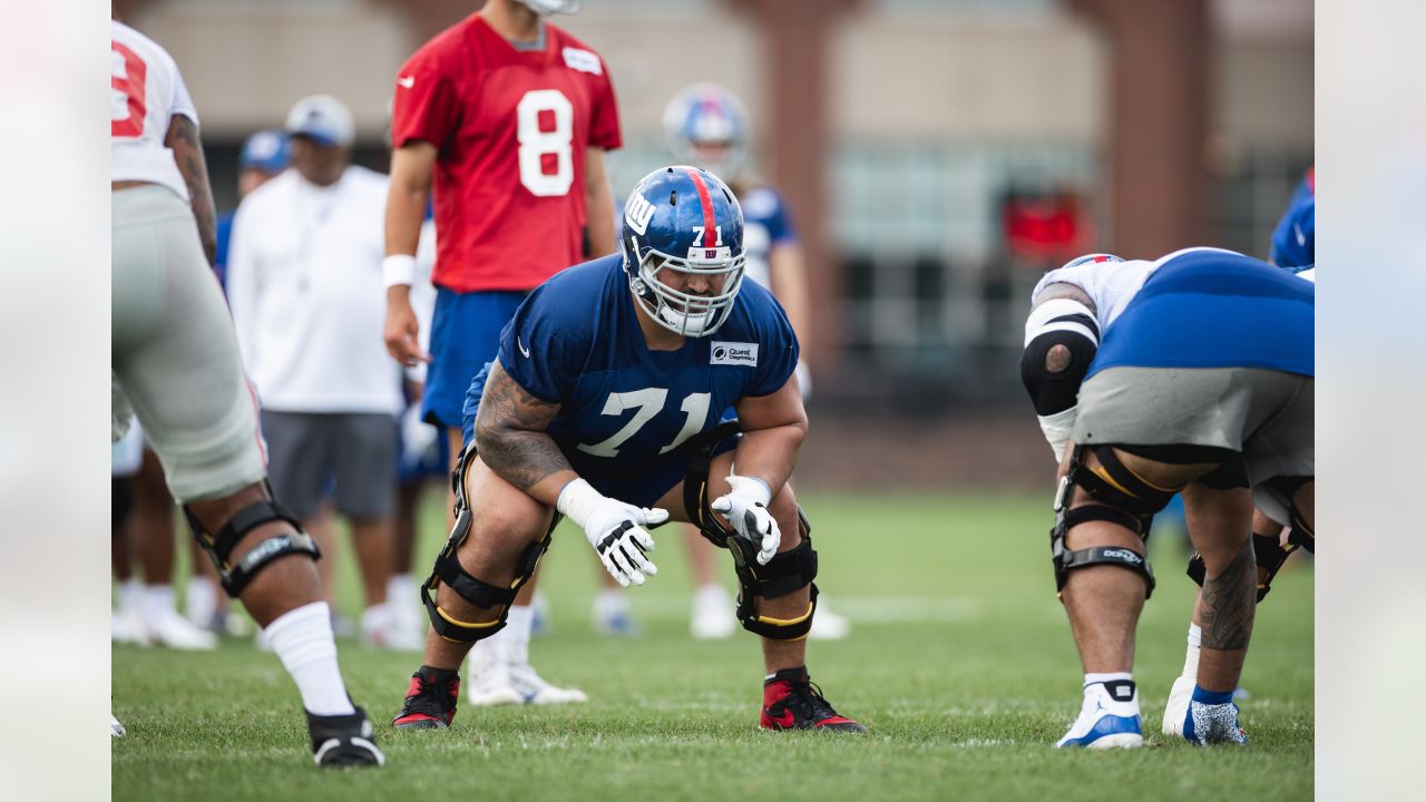 New Canaan and Darien youth football players enjoy New York Giants camp