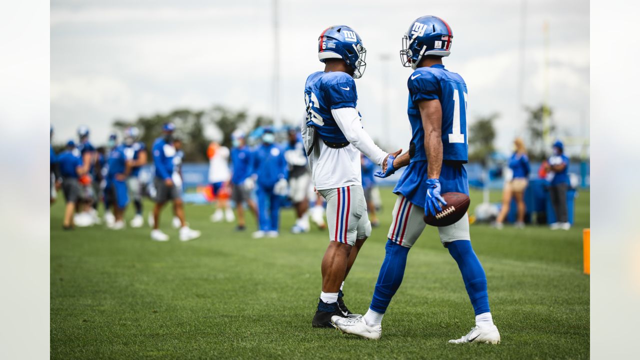 New York Giants video: Joe Judge takes part in muddy fumble drill