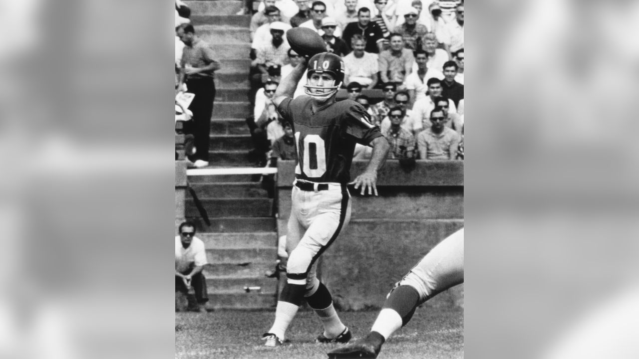 Today in Pro Football History: 1967: Vikings Trade Fran Tarkenton to Giants