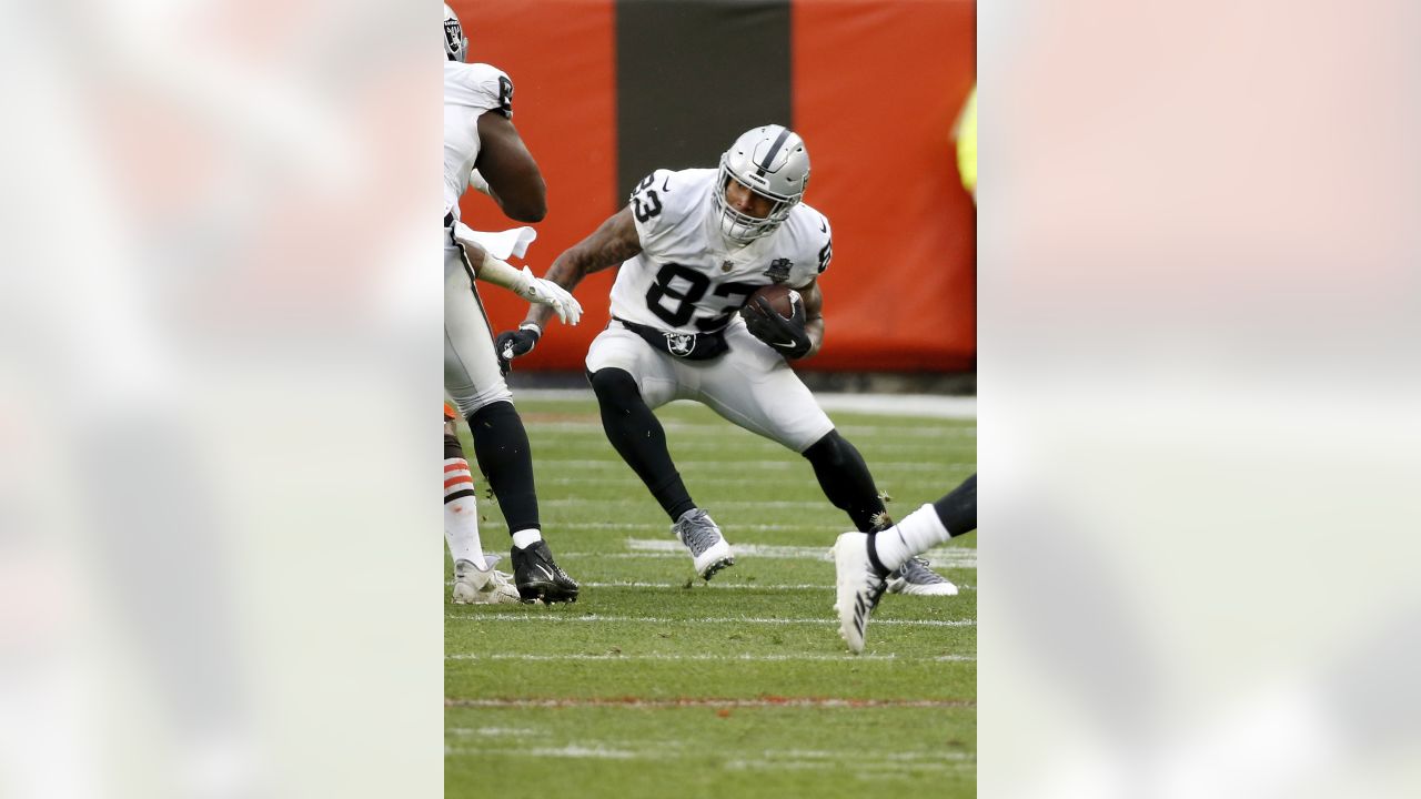 Oakland Raiders tight end Darren Waller runs the ball during an