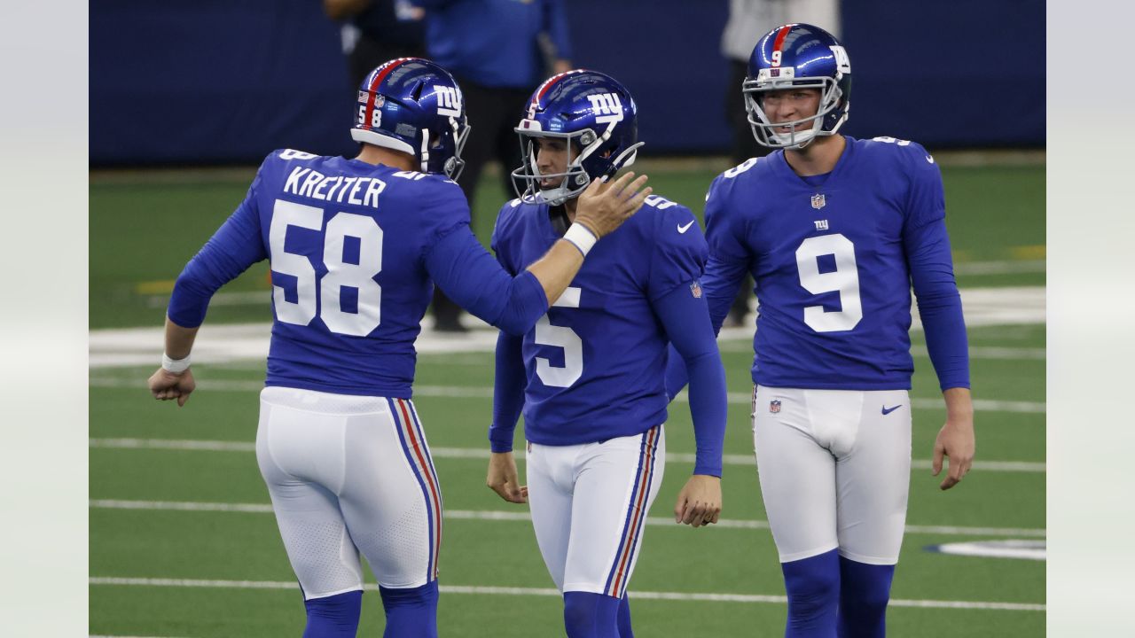 Los Angeles Rams punter Riley Dixon (11) throws a pass on a trick