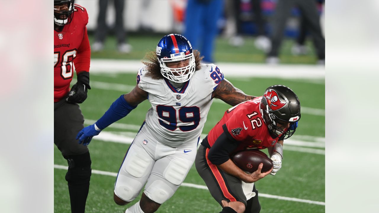 Tampa, Florida, USA. 17th Nov, 2019. Tampa Bay Buccaneers linebacker Jason  Pierre-Paul (90) motions to the crowd during the NFL game between the New  Orleans Saints and the Tampa Bay Buccaneers held