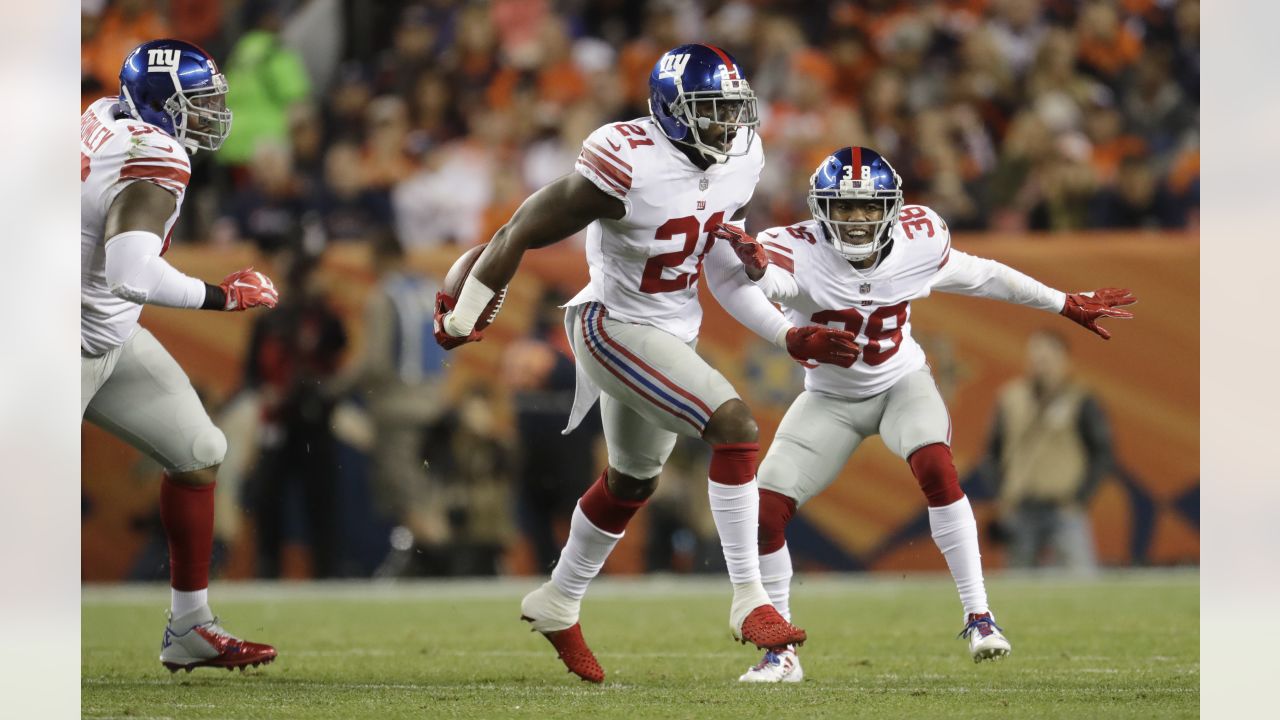 Washington Redskins strong safety Landon Collins (20) and New York