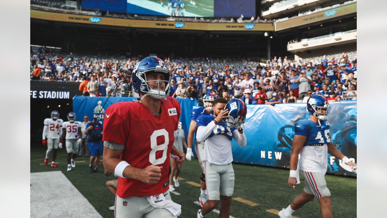 New York Giants fans return in 'unbelievable' showing for practice