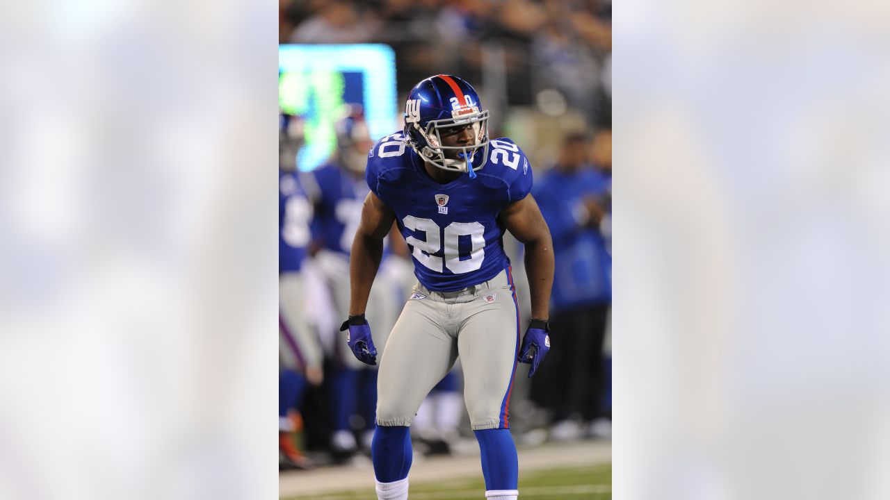 New York Giants cornerback Prince Amukamara (20) gets an