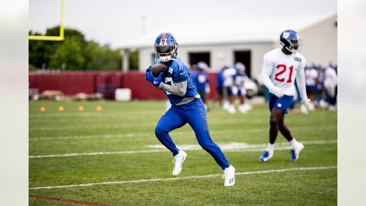 Kentucky Football - Wan'Dale Robinson in … (@nygiants) BLUE! #NFLCats #BBN