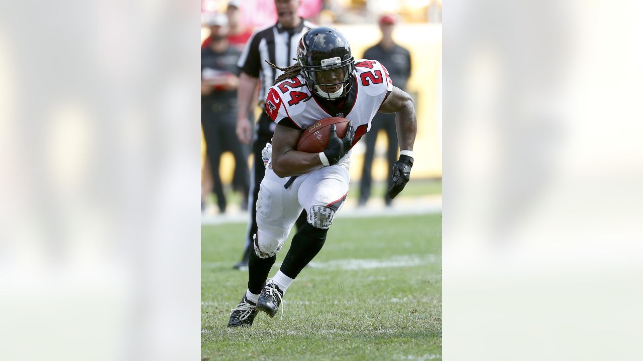 Giants' Devonta Freeman, who went from a funeral home to the NFL