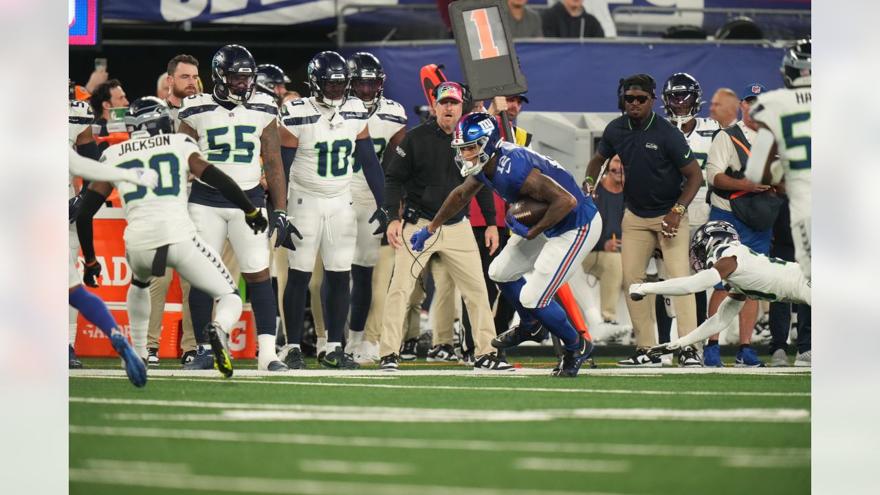 New York Giants Struggle in Loss to Seattle Seahawks, Surrendering 11 Sacks  - BVM Sports