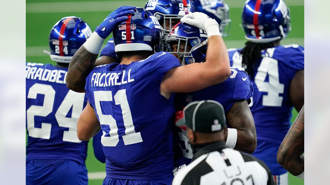 New York Giants Can't Hold On, Lose to Cowboys 37-34 - Sports Illustrated  New York Giants News, Analysis and More